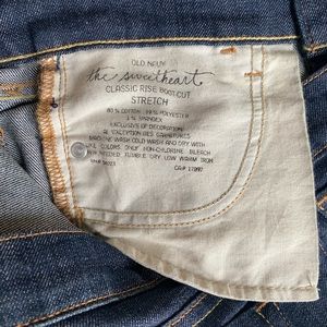 Women’s Old Navy The Sweetheart Classic Rise Boot-Cut stretch jean size 6